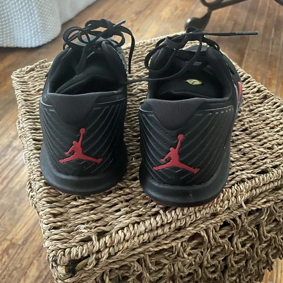 Black and Red Men's Athletic Shoes - Picture 4 of 6